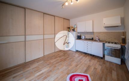 Na predaj 2-izbový byt s veľkým balkónom – Klincová ulica, Bratislava