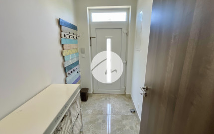 3izbový rodinný dom na prenájom s veľkou podzemnou pivnicou v Malinove