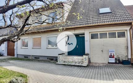 Dom s nekonečným potenciálom: 2 priestranné byty, podnikanie a bývanie vo Vinosadoch