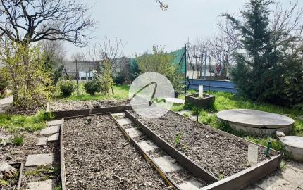 Dom s nekonečným potenciálom: 2 priestranné byty, podnikanie a bývanie vo Vinosadoch