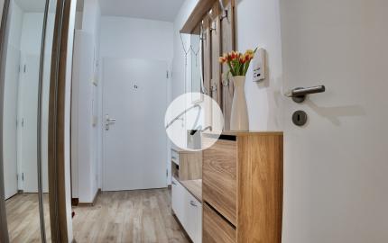 Slnečný 2i apartmán v Novom Ružinove s vlastným parkovaním