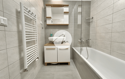 Slnečný 2i apartmán v Novom Ružinove s vlastným parkovaním