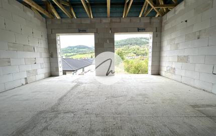 MARLICK- PREDAJ-ROZOSTAVANÁ VILA 510 m² + 30 m² terasa- POZEMOK 2 408 m²-MIKUŠOVCE-ILAVA