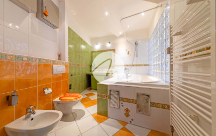 116 m² priestoru v Ružinove + zimná záhrada, garáž, 30 m² sklad
