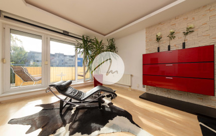 116 m² priestoru v Ružinove + zimná záhrada, garáž, 30 m² sklad
