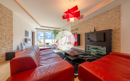116 m² priestoru v Ružinove + zimná záhrada, garáž, 30 m² sklad