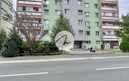 Priestranný 1i byt s možnosťou úpravy na 2-izbový Nobelova