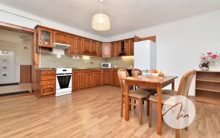 MARLICK PROPERTY- 3IZBOVÝ BYT - 65m2- OBCHODNÁ -STARÉ MESTO