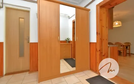 MARLICK PROPERTY- 3IZBOVÝ BYT - 65m2- OBCHODNÁ -STARÉ MESTO