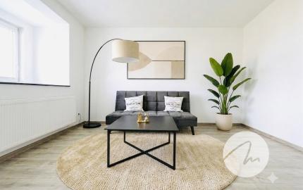 NA PREDAJ- 1-IZBOVÝ BYT  32,6 m²- KOMPLETNE ZREKONŠTRUOVANÝ -ROVNIANKOVÁ-PETRŽÁLKA