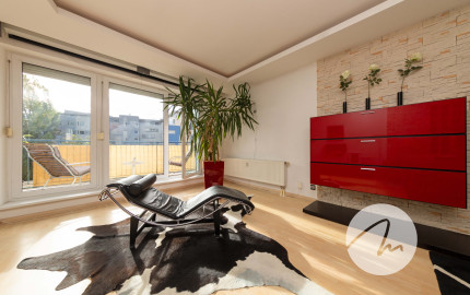 116 m² priestoru v Ružinove + zimná záhrada, garáž, 30 m² sklad