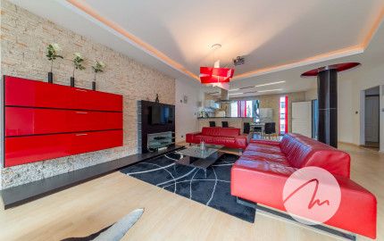 116 m² priestoru v Ružinove + zimná záhrada, garáž, 30 m² sklad