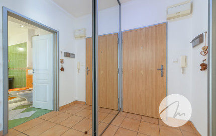 116 m² priestoru v Ružinove + zimná záhrada, garáž, 30 m² sklad