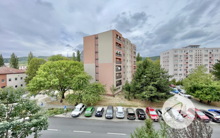 Priestranný 1i byt s možnosťou úpravy na 2-izbový Nobelova