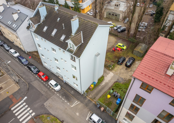 Na predaj 2-izbový byt s veľkým balkónom – Klincová ulica, Bratislava