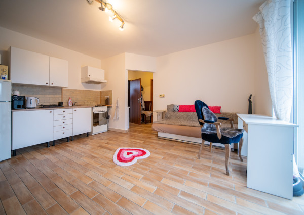 Na predaj 2-izbový byt s veľkým balkónom – Klincová ulica, Bratislava