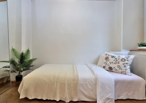 MARLICK PROPERTY- 3IZBOVÝ BYT - 65m2- OBCHODNÁ -STARÉ MESTO