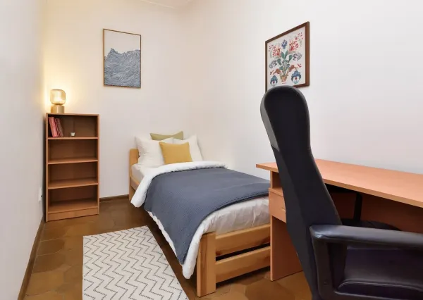 MARLICK PROPERTY- 3IZBOVÝ BYT - 65m2- OBCHODNÁ -STARÉ MESTO