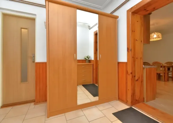 MARLICK PROPERTY- 3IZBOVÝ BYT - 65m2- OBCHODNÁ -STARÉ MESTO