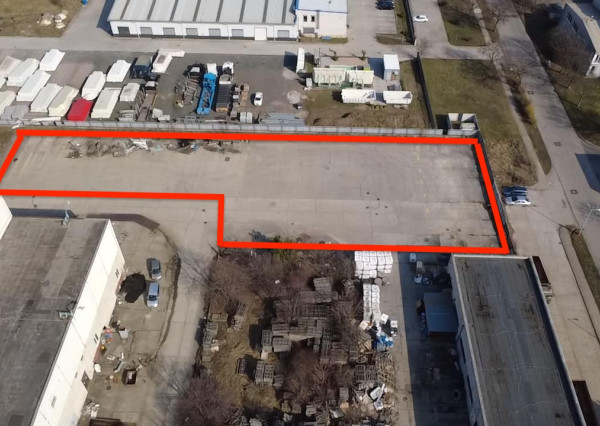 Prenájom spevnenej plochy využiteľnej napríklad na parkovanie kamiónov Senec