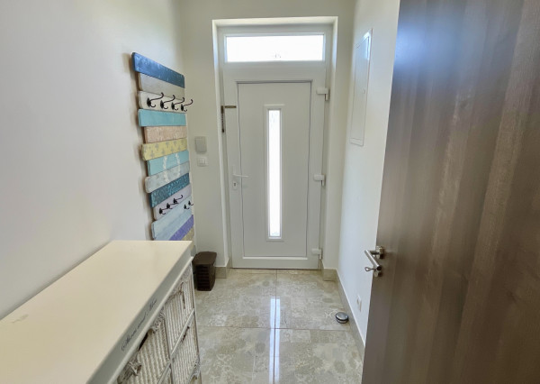 3izbový rodinný dom na prenájom s veľkou podzemnou pivnicou v Malinove