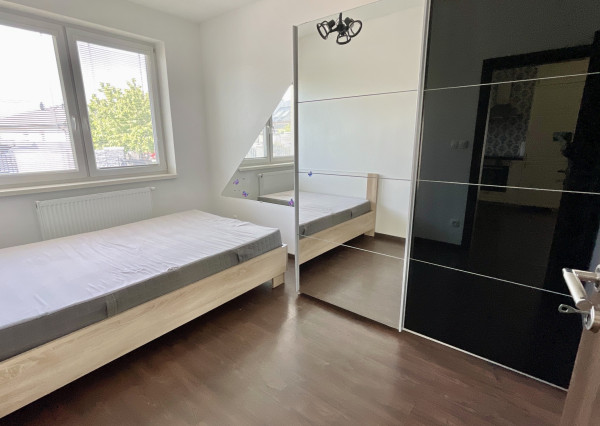 3izbový rodinný dom na prenájom s veľkou podzemnou pivnicou v Malinove