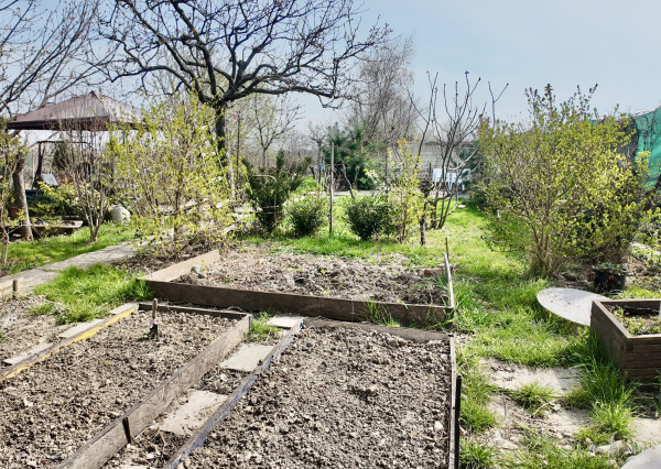 Dom s nekonečným potenciálom: 2 priestranné byty, podnikanie a bývanie vo Vinosadoch