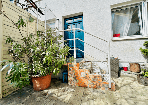 Dom s nekonečným potenciálom: 2 priestranné byty, podnikanie a bývanie vo Vinosadoch