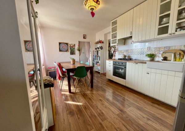 Dom s nekonečným potenciálom: 2 priestranné byty, podnikanie a bývanie vo Vinosadoch