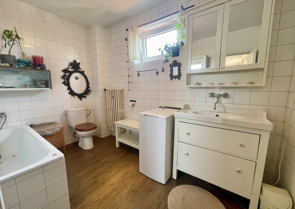 Dom s nekonečným potenciálom: 2 priestranné byty, podnikanie a bývanie vo Vinosadoch