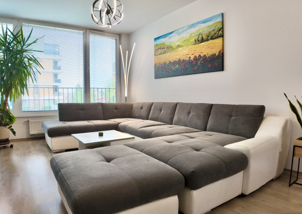 Slnečný 2i apartmán v Novom Ružinove s vlastným parkovaním