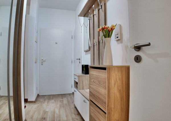 Slnečný 2i apartmán v Novom Ružinove s vlastným parkovaním