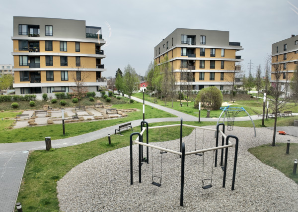 Slnečný 2i apartmán v Novom Ružinove s vlastným parkovaním