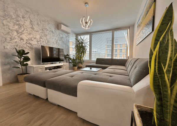 Slnečný 2i apartmán v Novom Ružinove s vlastným parkovaním