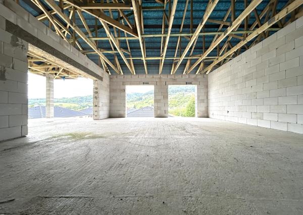 MARLICK- PREDAJ-ROZOSTAVANÁ VILA 510 m² + 30 m² terasa- POZEMOK 2 408 m²-MIKUŠOVCE-ILAVA