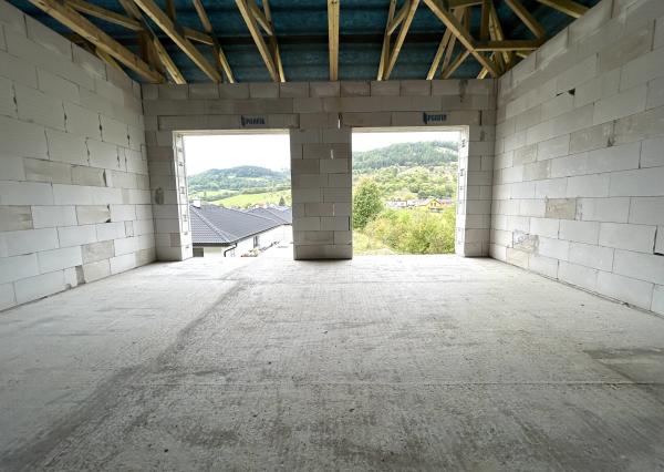 MARLICK- PREDAJ-ROZOSTAVANÁ VILA 510 m² + 30 m² terasa- POZEMOK 2 408 m²-MIKUŠOVCE-ILAVA