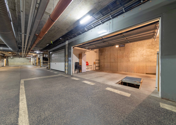 116 m² priestoru v Ružinove + zimná záhrada, garáž, 30 m² sklad