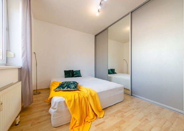 116 m² priestoru v Ružinove + zimná záhrada, garáž, 30 m² sklad