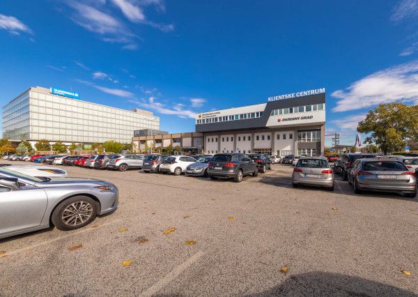 116 m² priestoru v Ružinove + zimná záhrada, garáž, 30 m² sklad