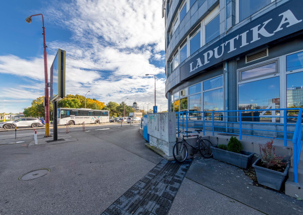 116 m² priestoru v Ružinove + zimná záhrada, garáž, 30 m² sklad
