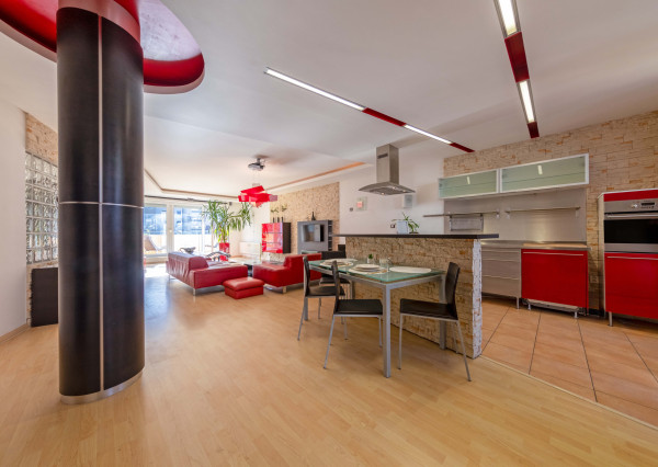 116 m² priestoru v Ružinove + zimná záhrada, garáž, 30 m² sklad