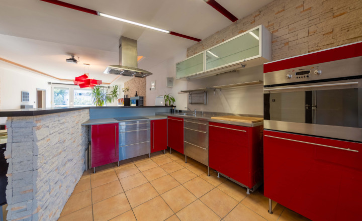116 m² priestoru v Ružinove + zimná záhrada, garáž, 30 m² sklad - fotografia 7