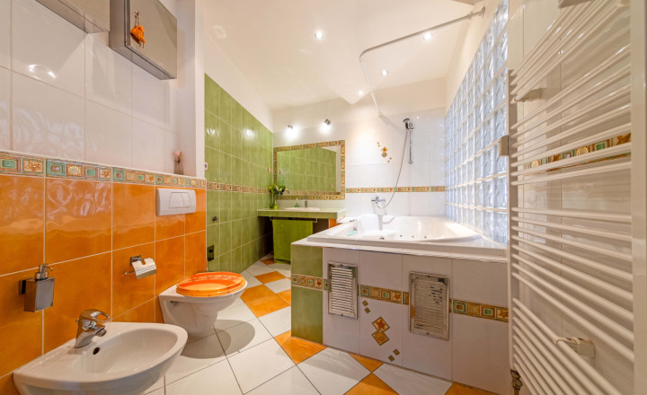 116 m² priestoru v Ružinove + zimná záhrada, garáž, 30 m² sklad - fotografia 17