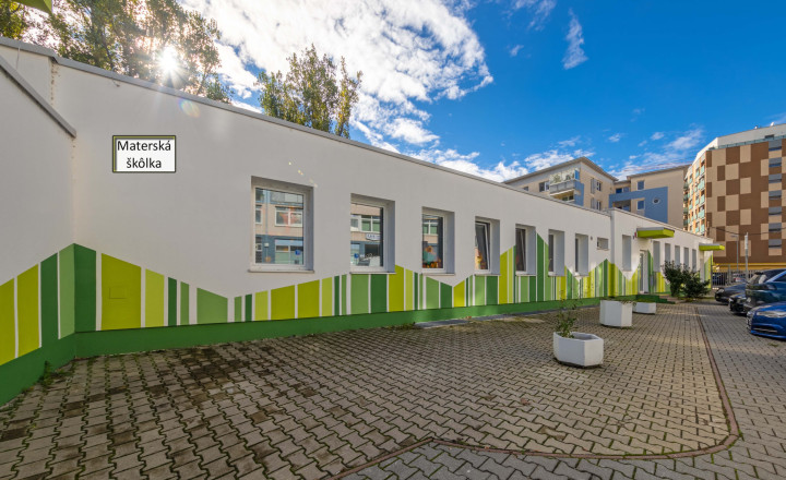 116 m² priestoru v Ružinove + zimná záhrada, garáž, 30 m² sklad - fotografia 20