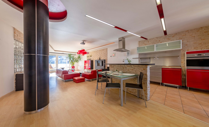 116 m² priestoru v Ružinove + zimná záhrada, garáž, 30 m² sklad - fotografia 8