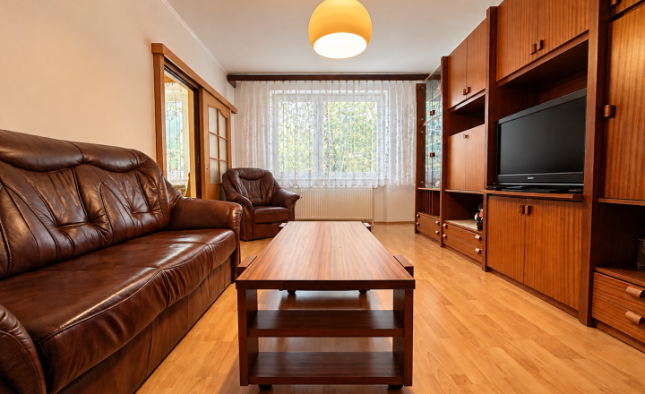 PRIESTRANNÝ 2-IZBOVÝ BYT 67,4 m² + PIVNICA | VRANOVSKÁ, PETRŽALKA - fotografia 1