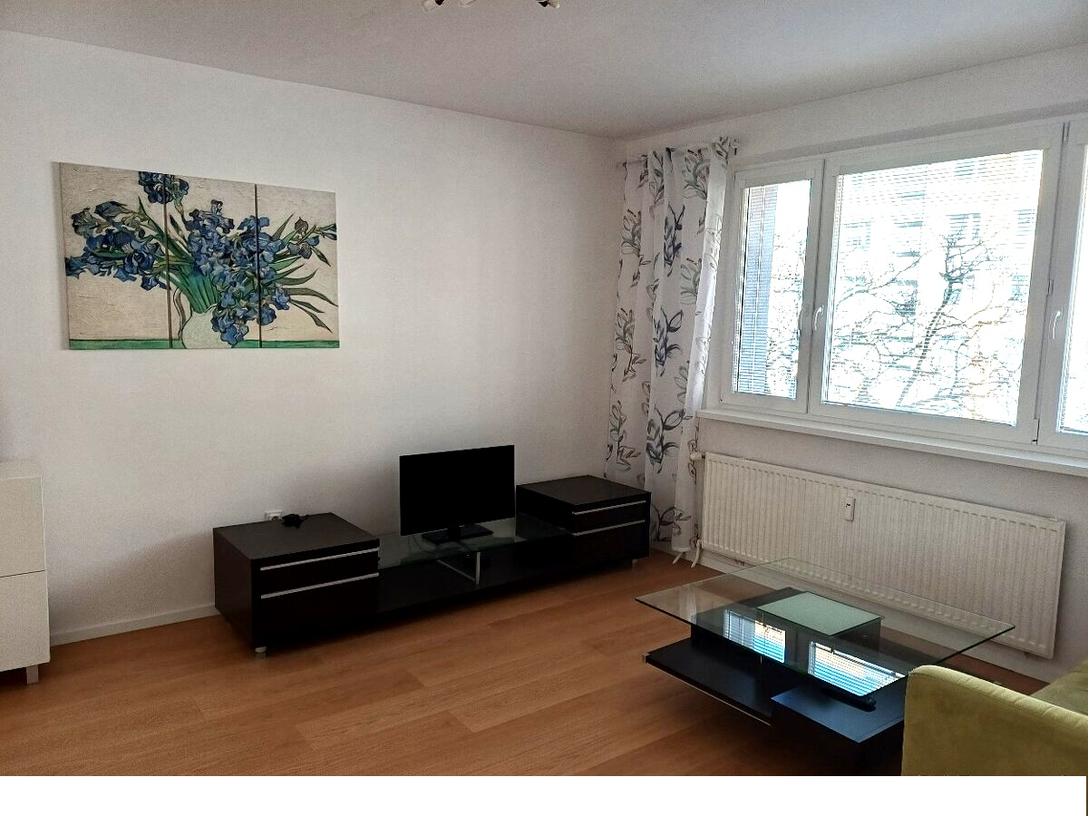 Prenájom 3-izbového bytu – Beniakova ulica, Bratislava