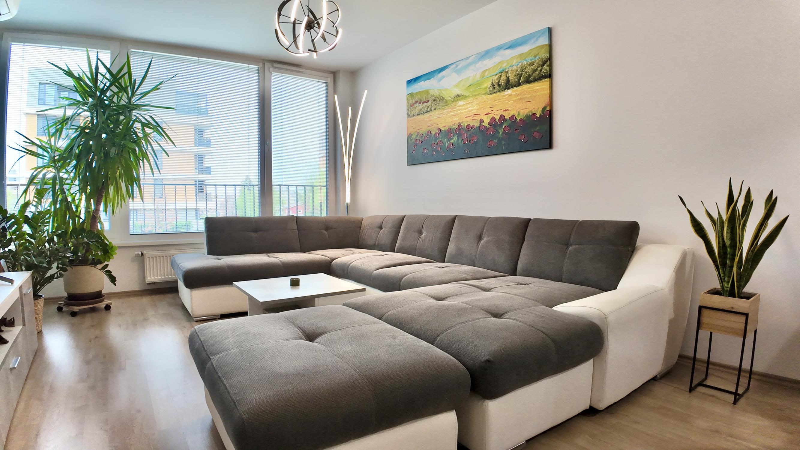 Slnečný 2i apartmán v Novom Ružinove s vlastným parkovaním