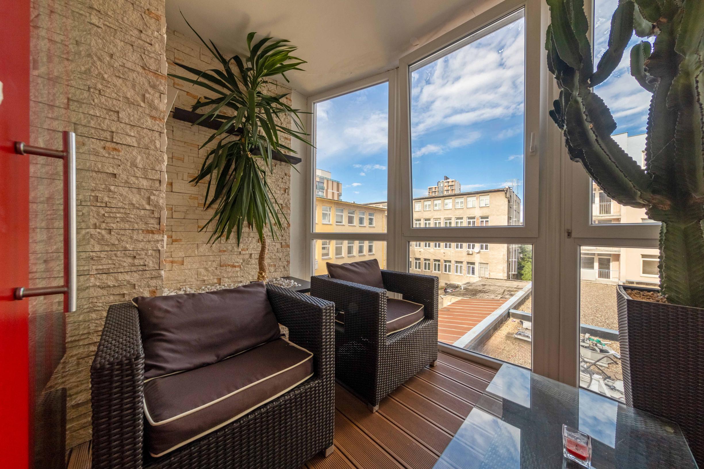 116 m² priestoru v Ružinove + zimná záhrada, garáž, 30 m² sklad